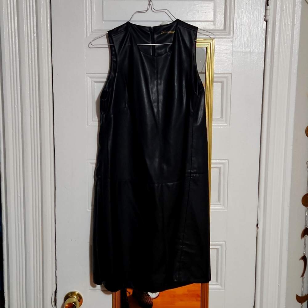 Dress - Picture 2 of 2